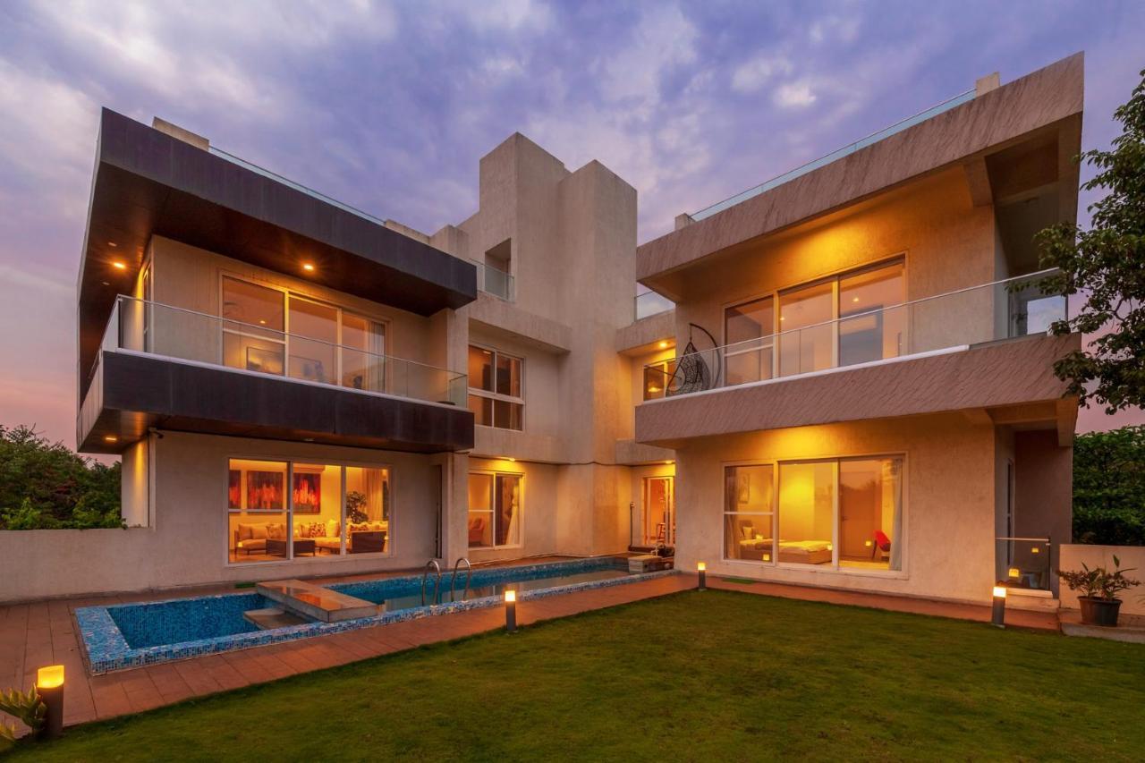 Villa Azul By Stayvista, Offering A Snooker Table, Terrace, Swimming Pool & A Spacious Lawn With A Charming Gazebo For A Perfect Getaway Lonavala Dış mekan fotoğraf